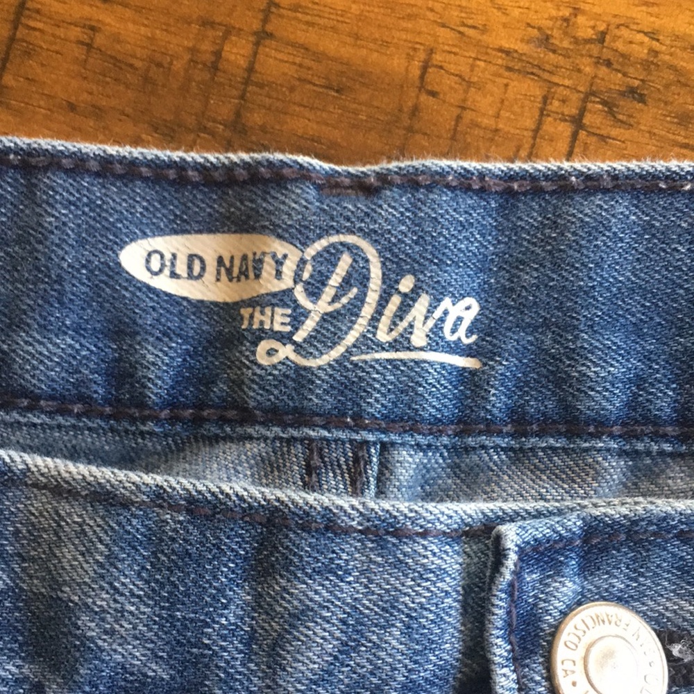 THREE PAIR OF OLD NAVY JEAN SHORTS 🩳 - Picture 9 of 13